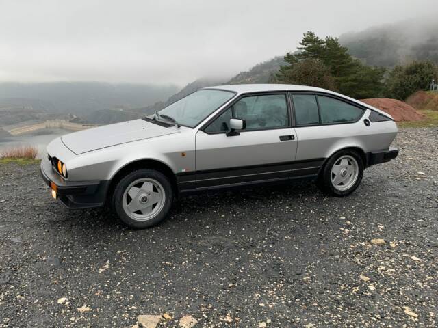 Imagen 1/4 de Alfa Romeo Alfetta 2.0 (1984)