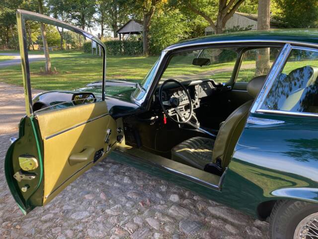 Jaguar E-Type V12 (2+2)