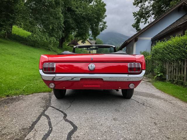 Ford Mustang 200