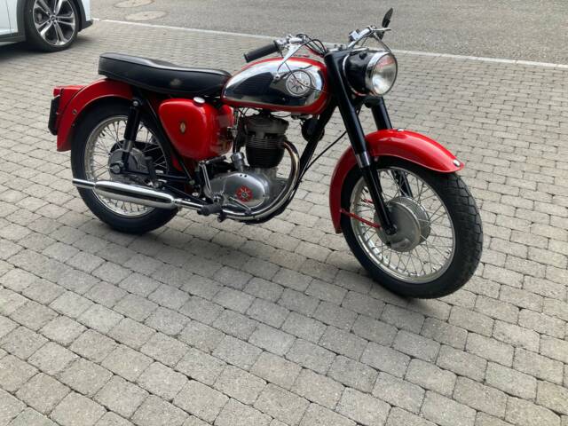 BSA B 40