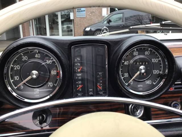 Mercedes-Benz 280 SE