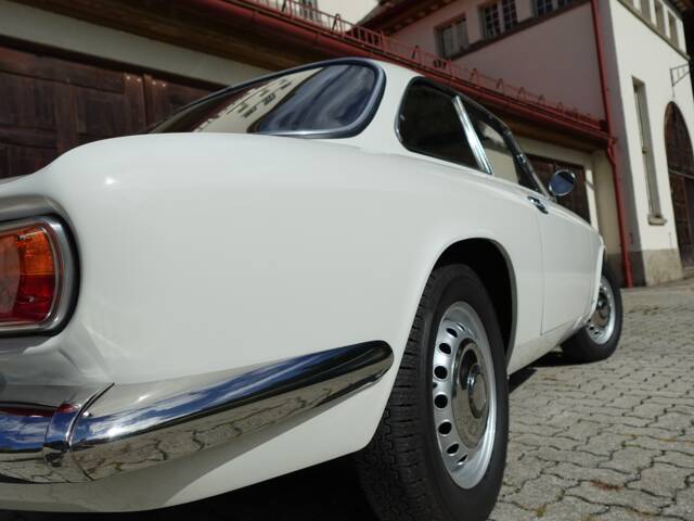 Alfa Romeo Giulia GT 1300 Junior
