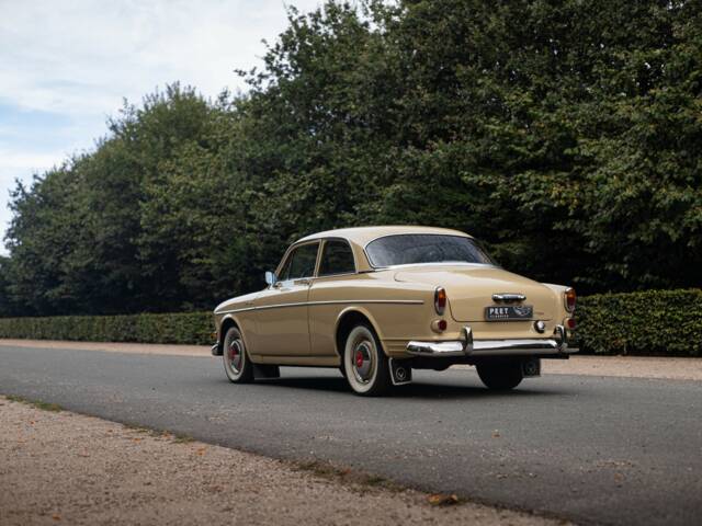 Volvo P 121