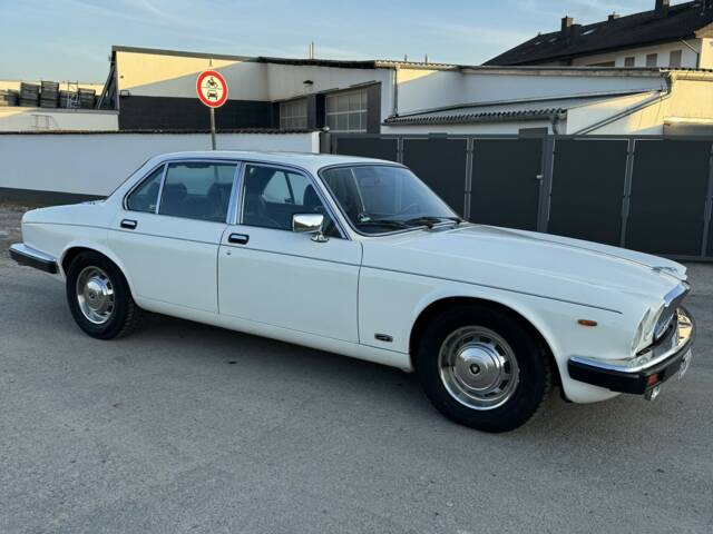 Jaguar Sovereign H.E. V12