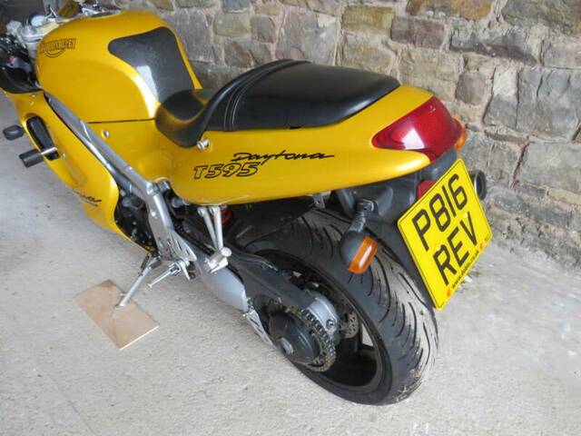 Triumph Daytona T595