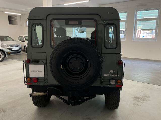 Land Rover Defender 90