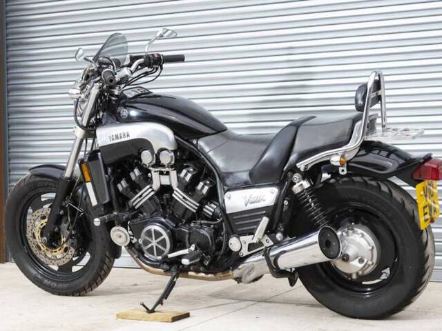 Yamaha V-Max 1200