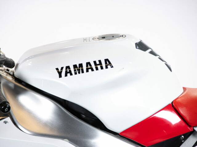 Yamaha YZF 1000 R1