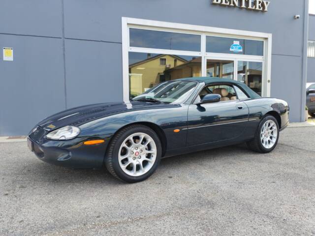 Jaguar XKR