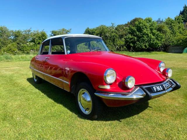 Image 1/11 of Citroën DS 19 Pallas (1965)