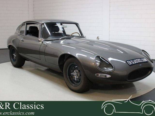 Image 1/19 of Jaguar E-Type 4.2 (1966)