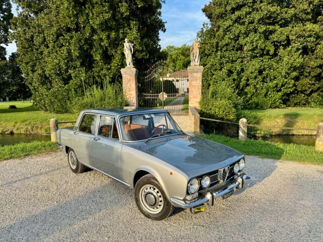 Immagine 1/25 di Alfa Romeo 1750 Berlina (1970)