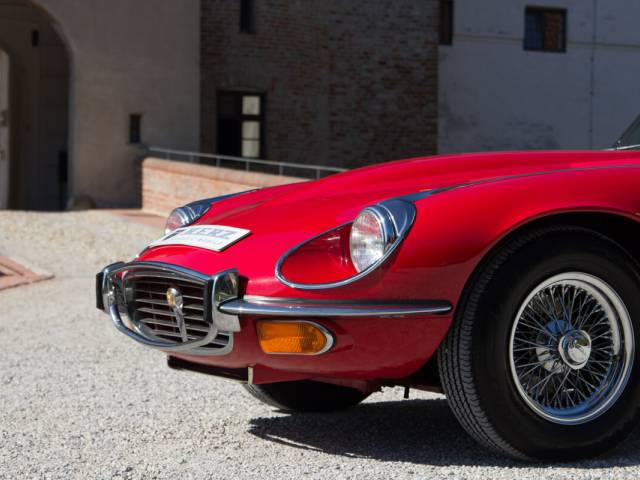 Jaguar E-Type V12 (2+2)
