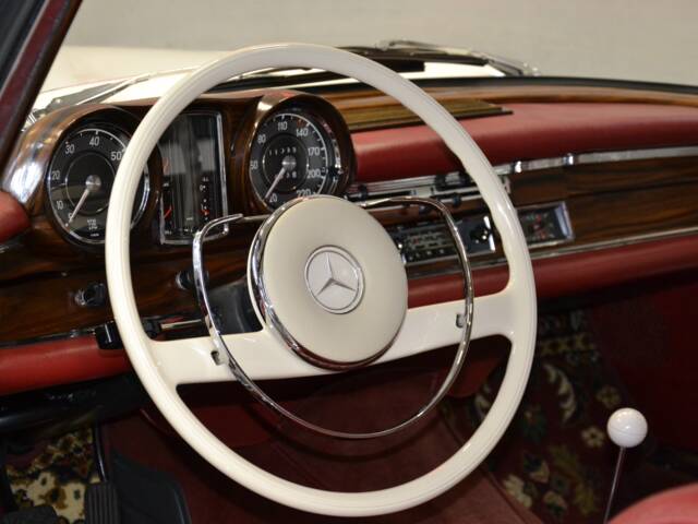 Mercedes-Benz 250 SE