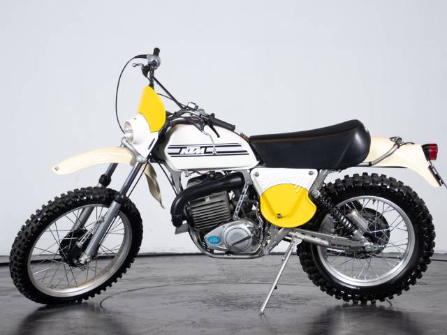 Image 1/11 of KTM DUMMY (1976)