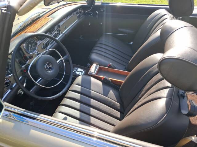Mercedes-Benz 280 SL