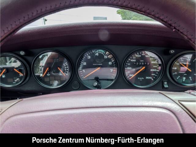 Porsche 911 Carrera 4