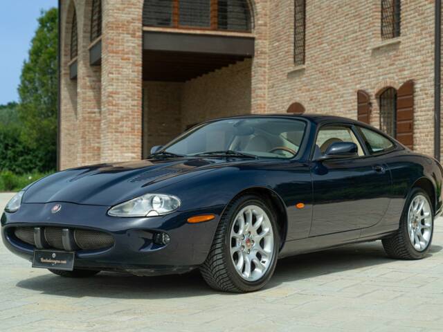 Immagine 1/50 di Jaguar XKR (2000)