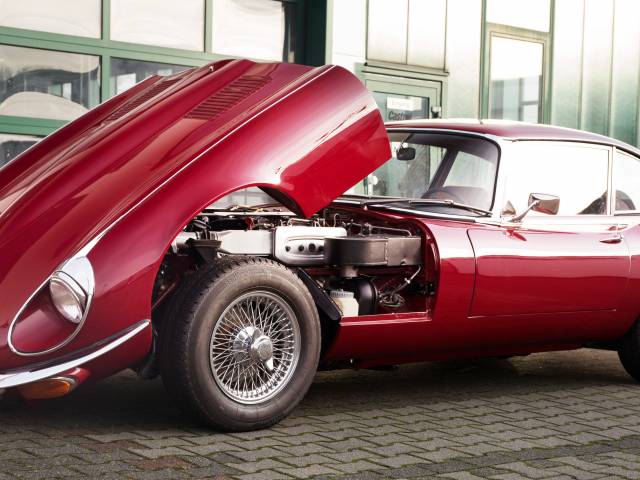 Jaguar E-Type V12 (2+2)