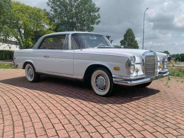 Bild 1/6 von Mercedes-Benz 220 SE b (1963)