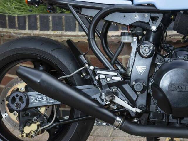 Triumph Daytona 900
