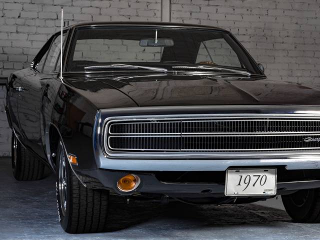 Dodge Charger 318