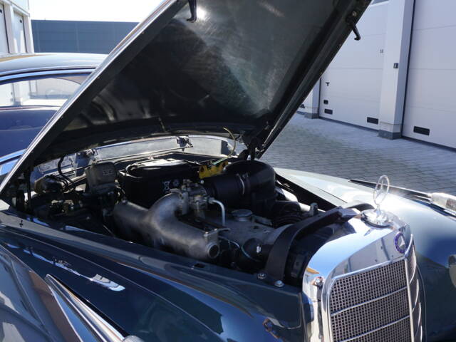 Mercedes-Benz 300 d