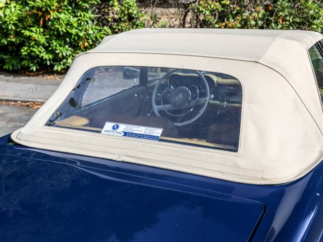 Mercedes-Benz 230 SL