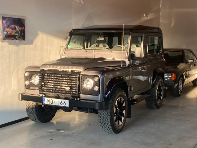 Land Rover Defender 90 Works V8 "70th Edition"