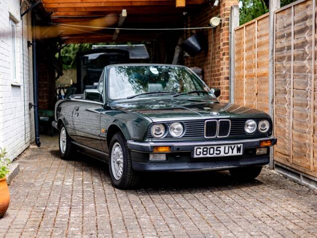 Image 1/47 de BMW 320i (1990)