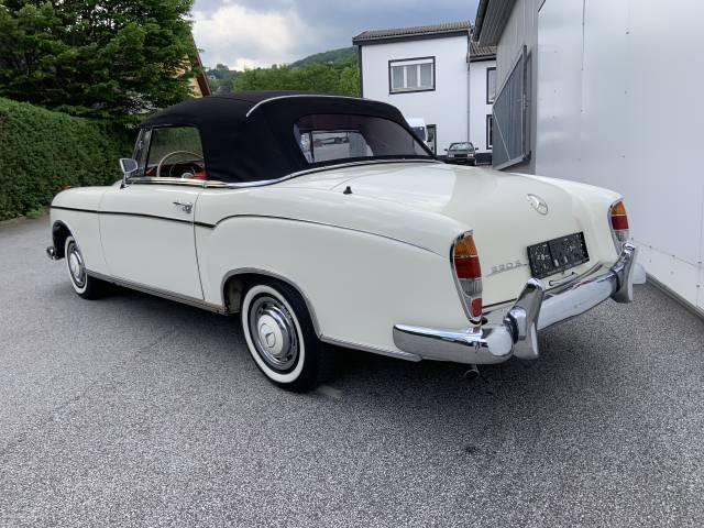 Mercedes-Benz 220 S Cabriolet