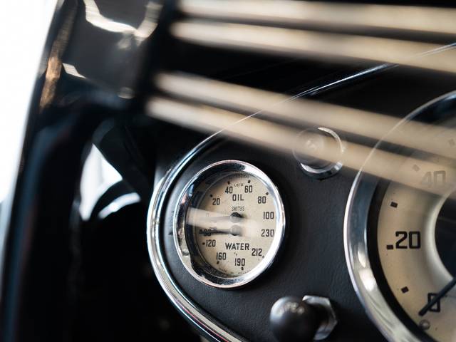 Austin-Healey 100/6 (BN6)