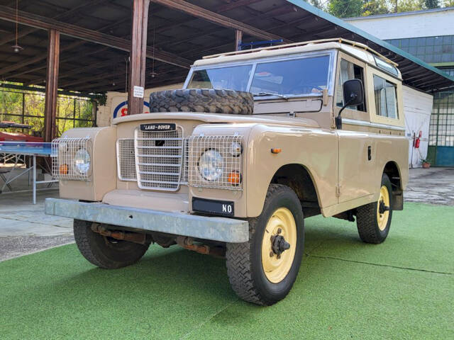 Bild 1/39 von Land Rover 88 (1981)