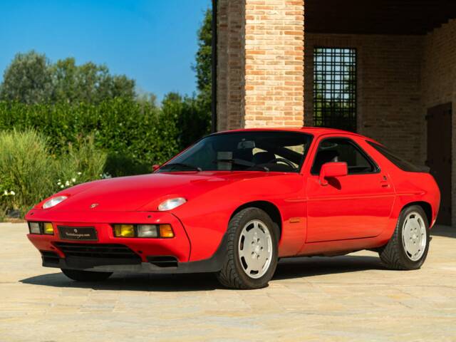 Immagine 1/50 di Porsche 928 S (1984)