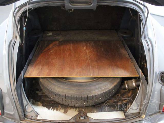 Grande Voiture Peugeot 203 Gégé Mécanique 1/20 - À Rénover Ou Pièces - Blanc