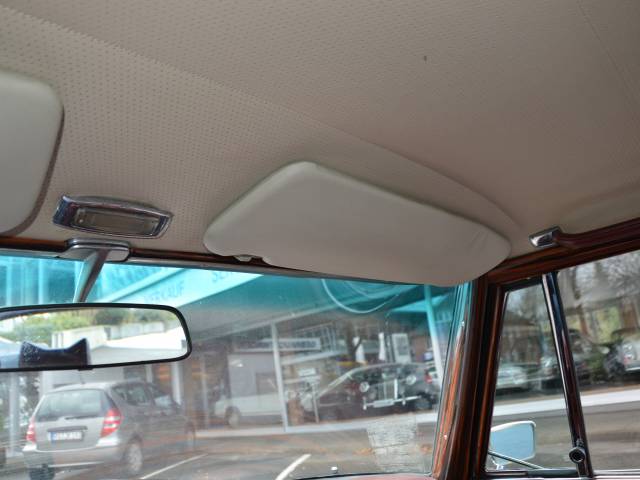 Mercedes-Benz 600