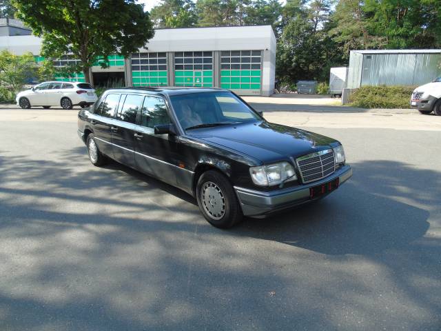 Mercedes-Benz 260 E Lang