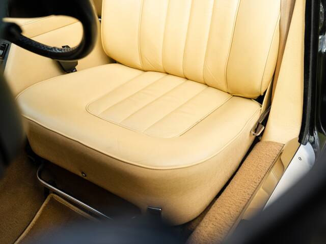 Daimler Double Six