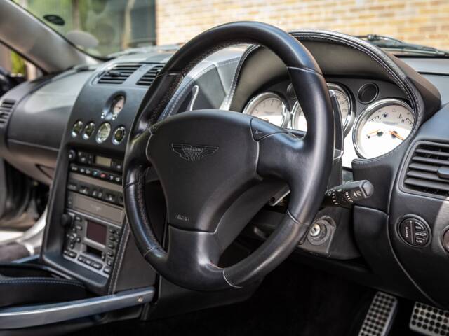 Aston Martin V12 Vanquish S