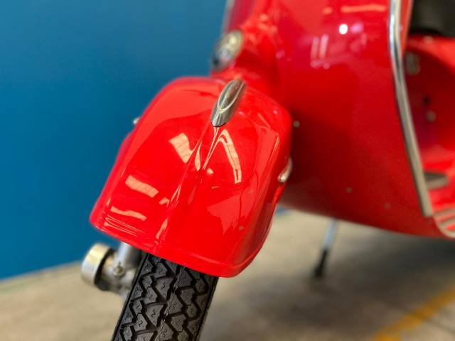 Piaggio Vespa 180 SS