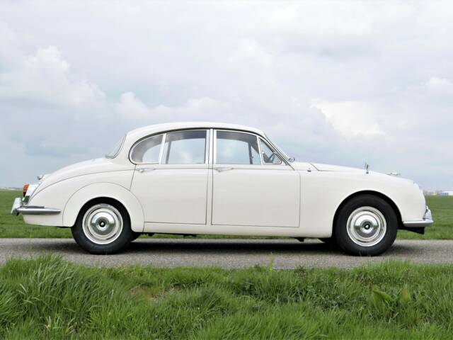 Jaguar 240