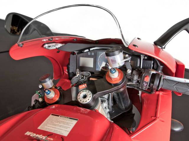 Aprilia RSV 1000 R