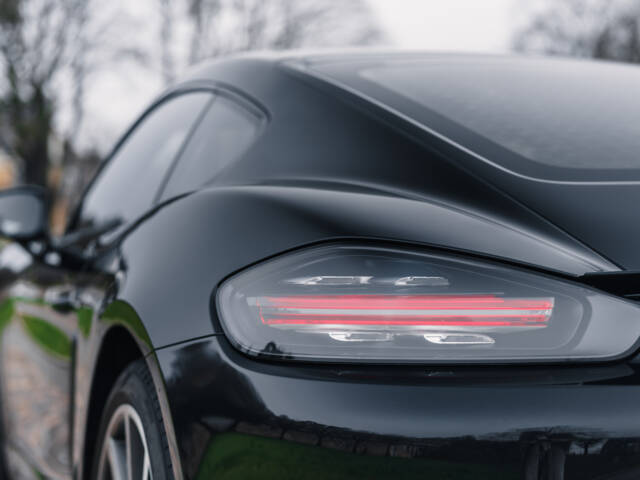 Porsche 718 Cayman T