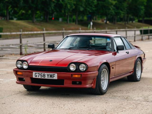 Image 1/8 of Jaguar XJR-11 (1989)