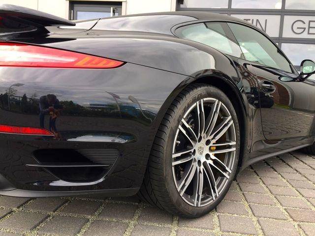 Porsche 911 Turbo S