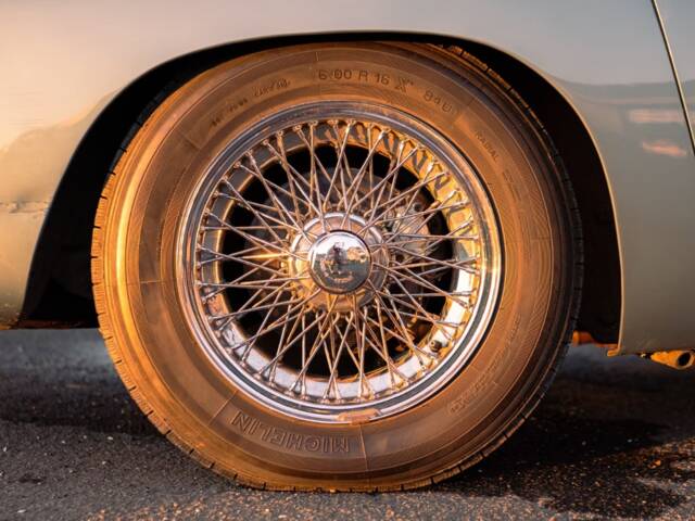 Aston Martin DB 4