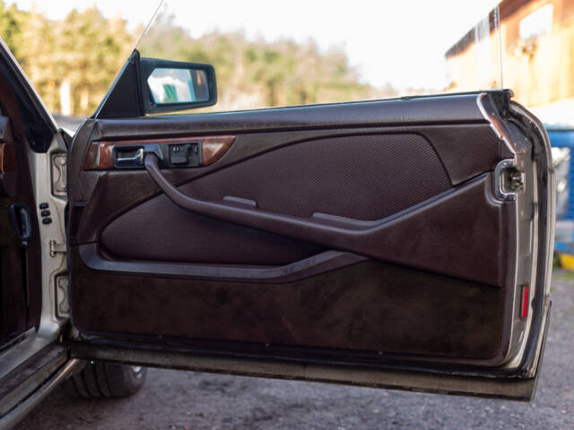 Mercedes-Benz 560 SEC