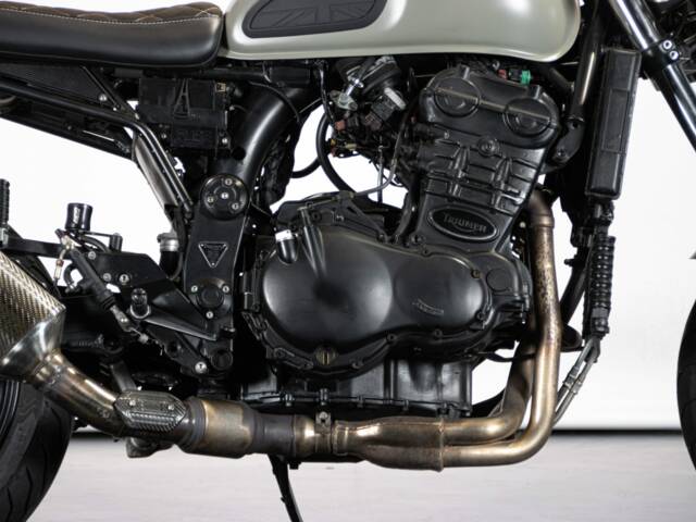 Triumph Trident 900