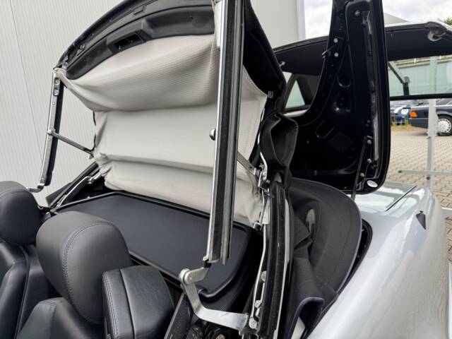 Mercedes-Benz SL 320