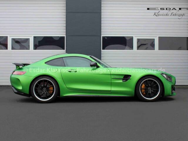 Mercedes-AMG GT-R